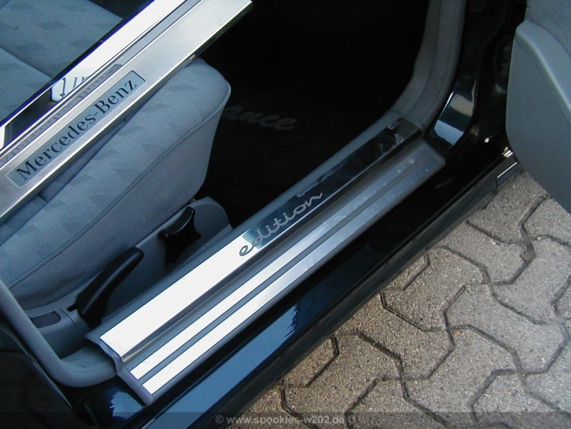 Mercedes-Benz C180 Kompressor Unikat (W202) – Modifikationen – Interieur – Einstiegsleisten vorne – 2001 bis 2003