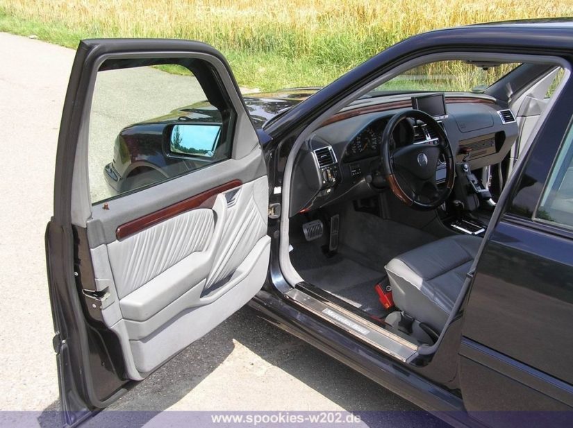 Mercedes-Benz C180 Kompressor Unikat (W202) – Modifikationen – Interieur – Türverkleidungen mit Echtleder