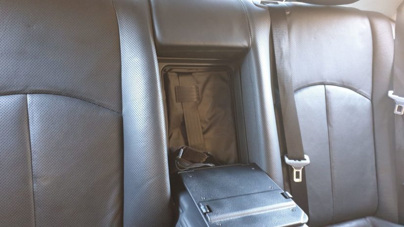 Mercedes-Benz E320 (W211) – Modifikationen – Interieur – Nachrüstung Skibag/Skisack